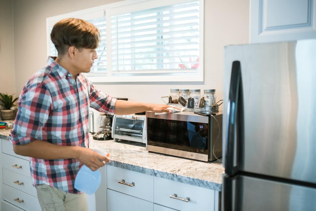 Top 8 Areas at Home You Should Clean before Moving Out